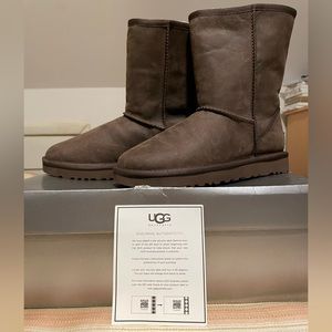 RARE Leather UGG Classic Short Boots-Chocolate Brown, Size 7